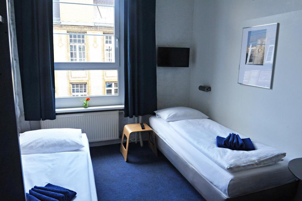 Hotel Transit Berlin Zimmer foto